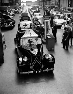 Bild: 1957 letzter produzierter Traction Avant (Modell: 11B Familiale), Usines Quai de Javel, Paris, (C) Citroën Communication